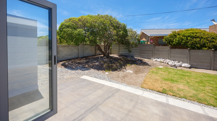 3 Bedroom Property for Sale in Struisbaai Western Cape